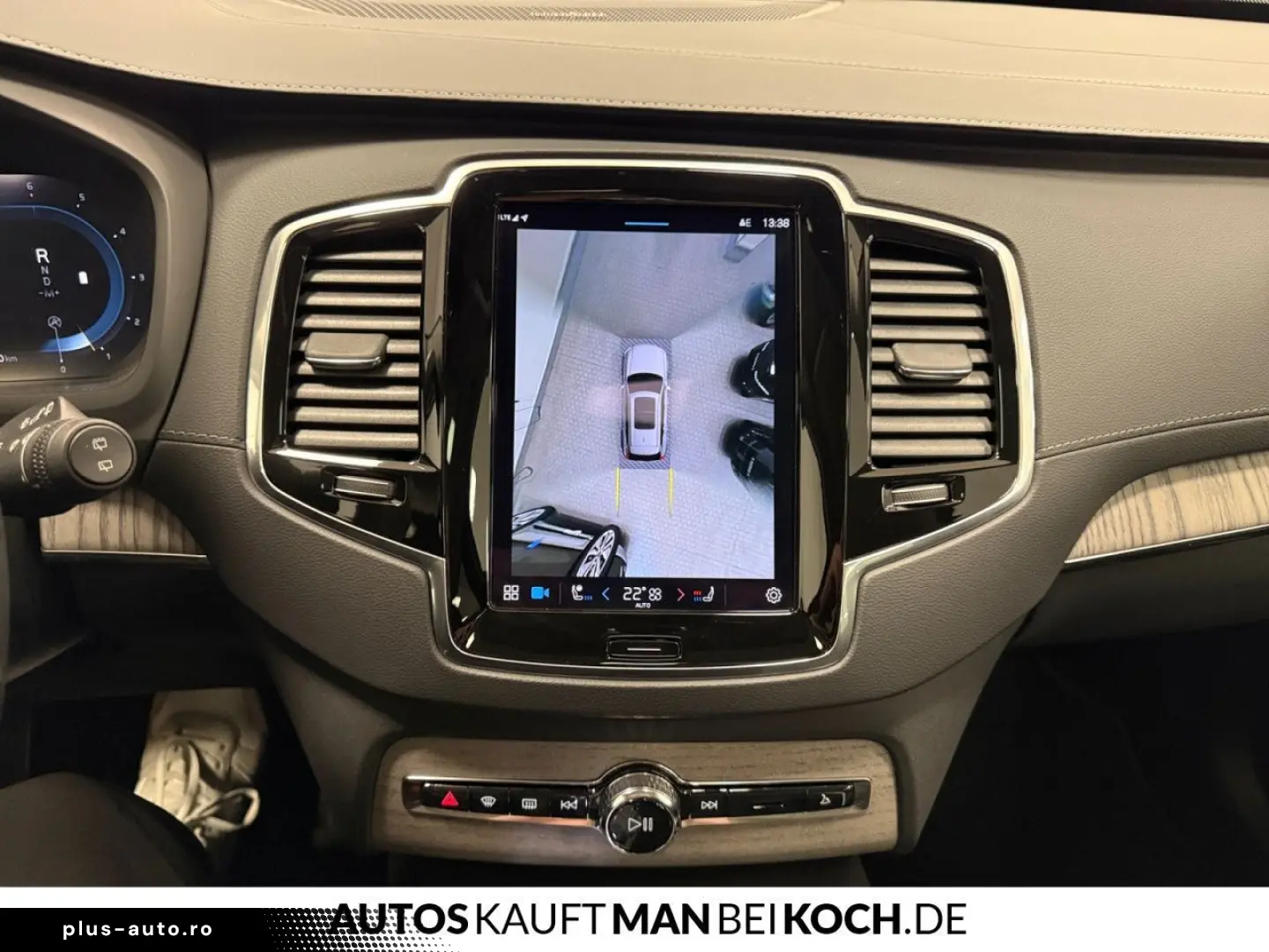 VOLVO XC90 B5 D AWD Plus Dark PANO STDHz AHK VLED 360