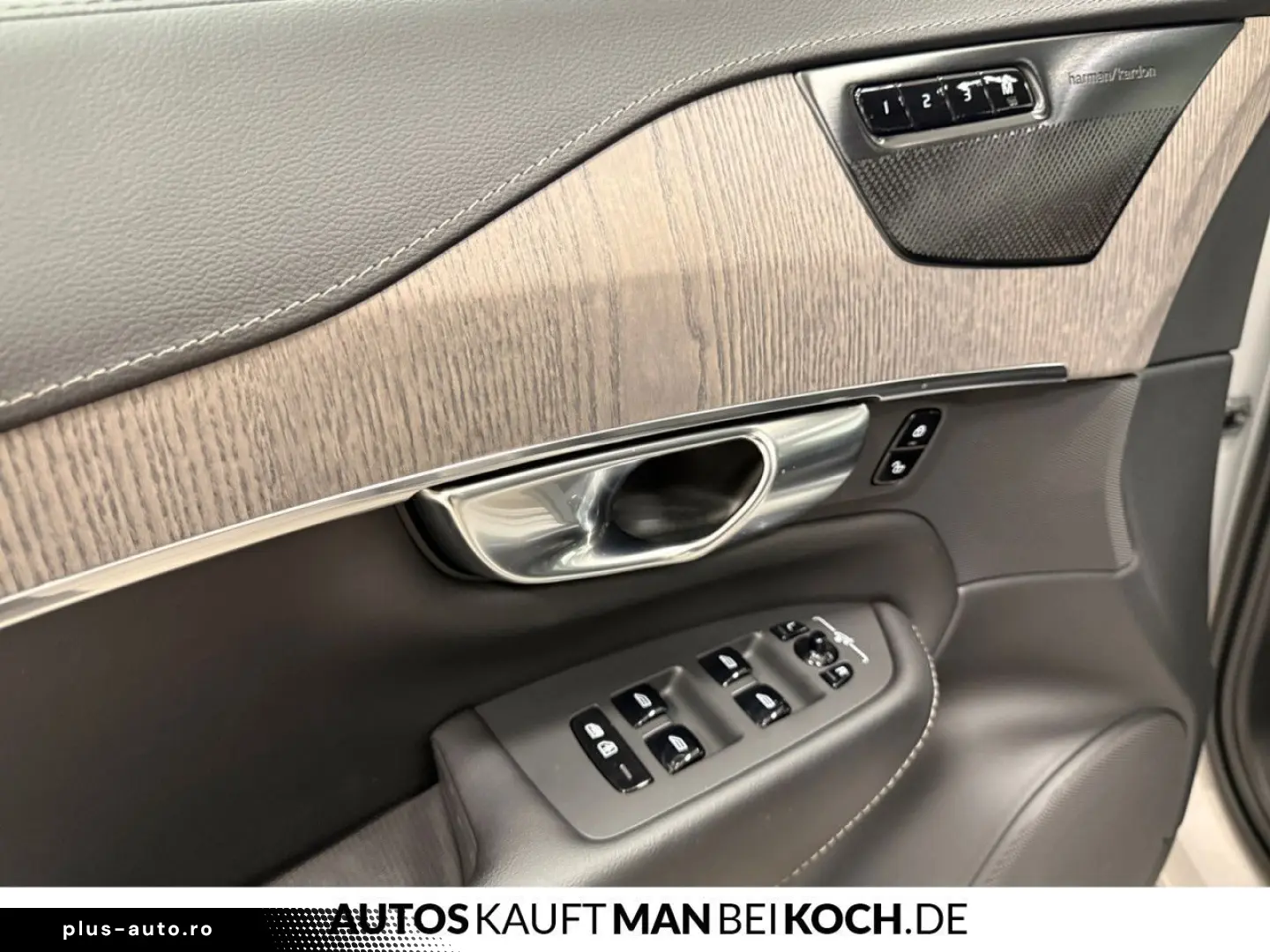 VOLVO XC90 B5 D AWD Plus Dark PANO STDHz AHK VLED 360