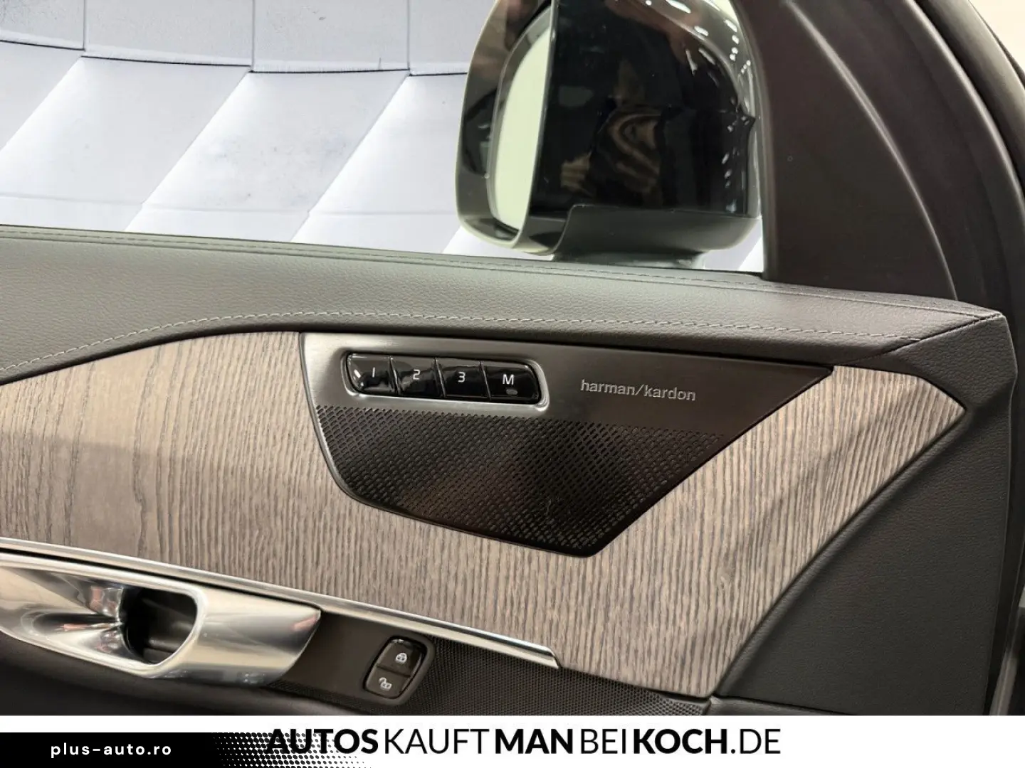 VOLVO XC90 B5 D AWD Plus Dark PANO STDHz AHK VLED 360