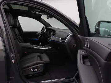 BMW X5 M50i Panoram 360 HUD DAB HiFi Massage AHK 22