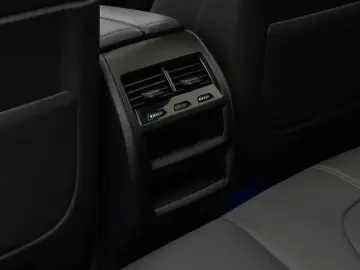 BMW X5 M50i Panoram 360 HUD DAB HiFi Massage AHK 22