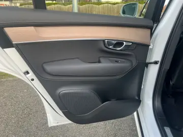 VOLVO XC90 B5 AWD Plus Bright FACELIFT 7-SITZER -27%