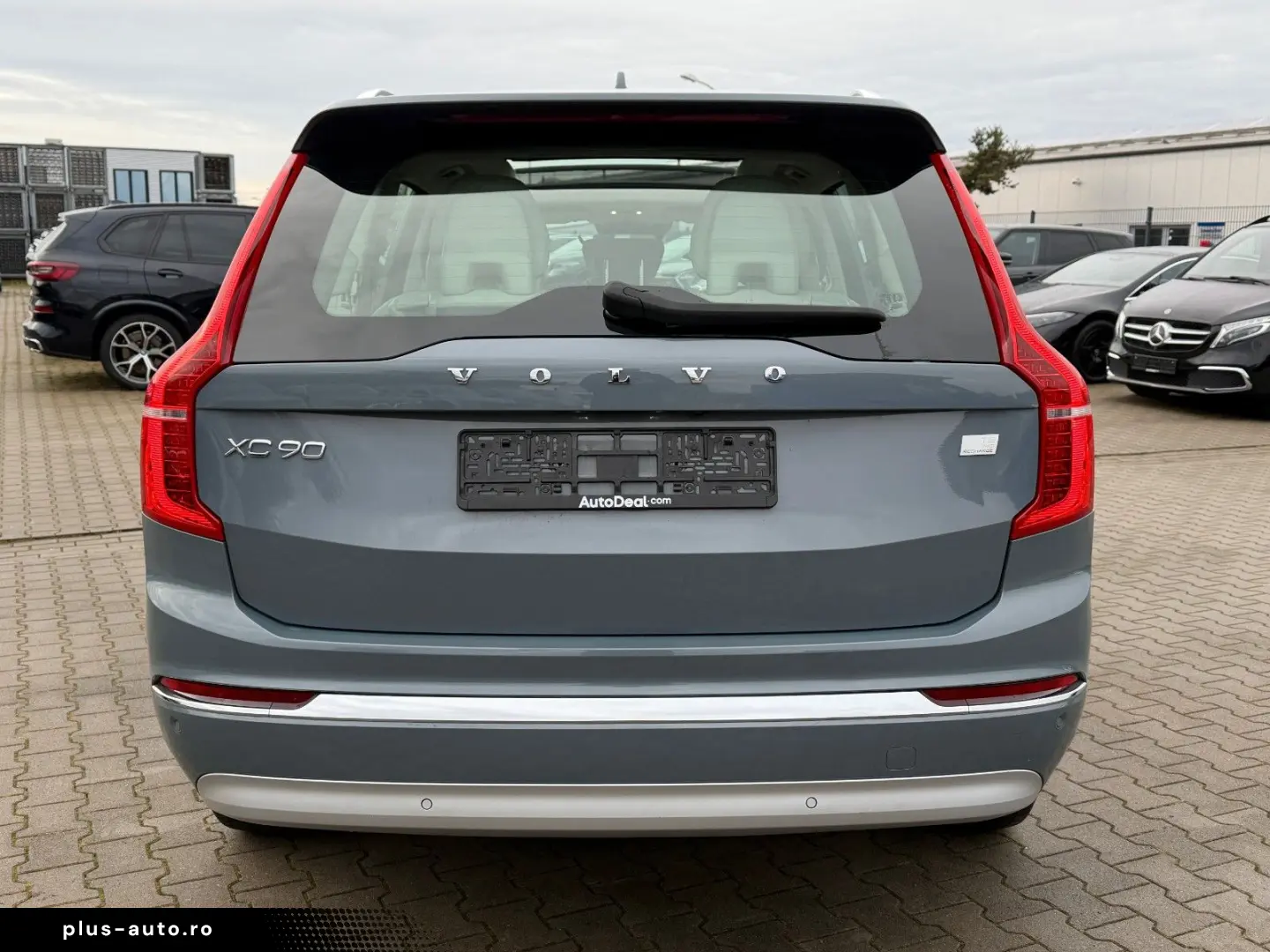 VOLVO XC90 T8 AWD 253   145 ps Inscription  7 Sitze