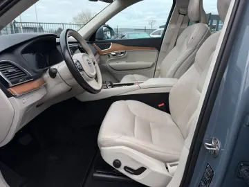 VOLVO XC90 T8 AWD 253   145 ps Inscription  7 Sitze