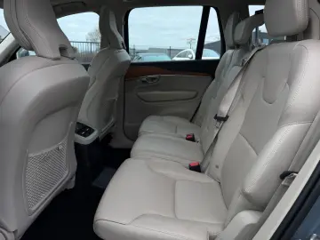 VOLVO XC90 T8 AWD 253   145 ps Inscription  7 Sitze