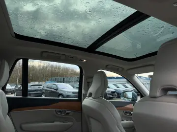 VOLVO XC90 T8 AWD 253   145 ps Inscription  7 Sitze