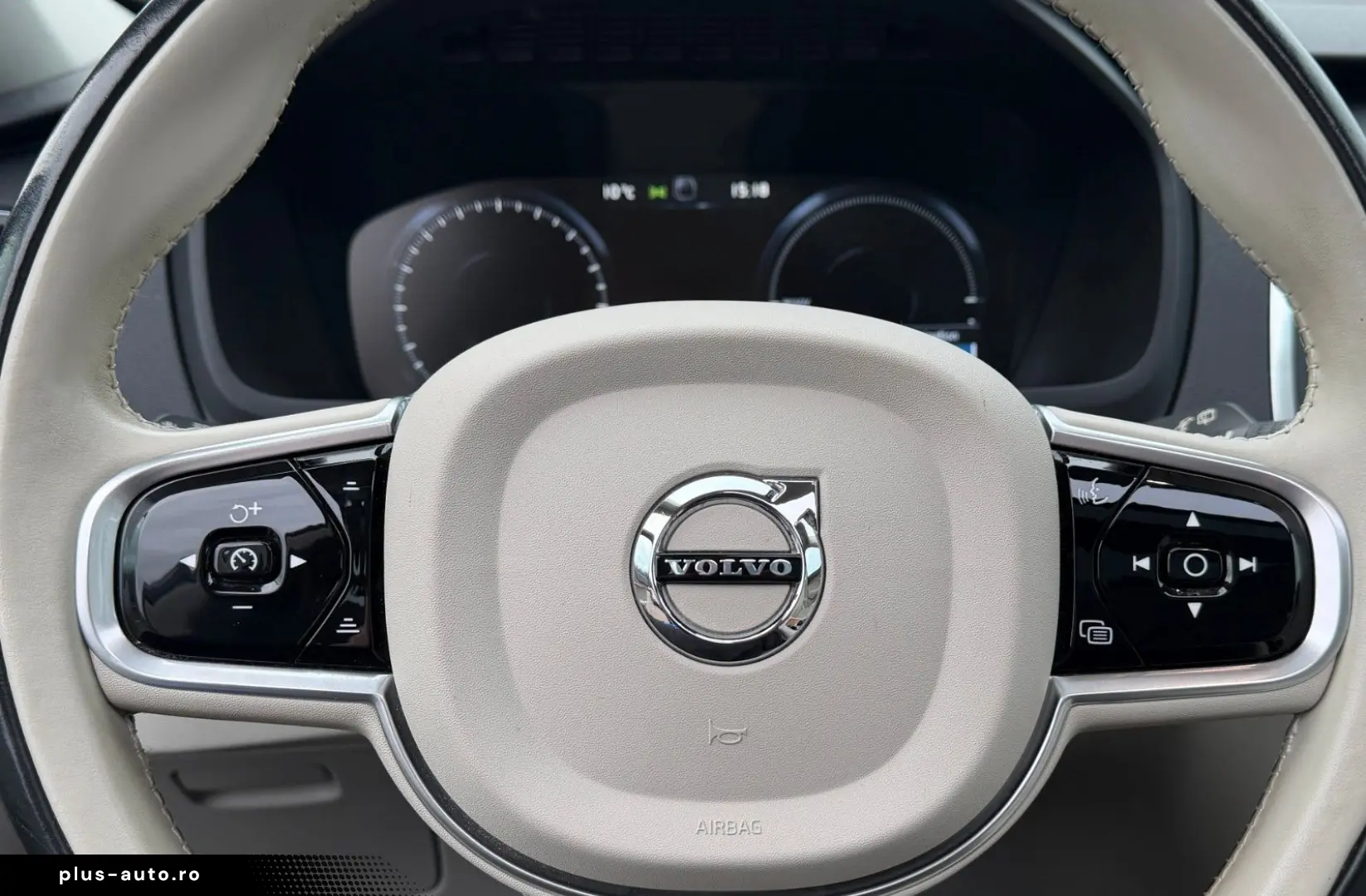 VOLVO XC90 T8 AWD 253   145 ps Inscription  7 Sitze