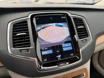 VOLVO XC90 T8 AWD 253   145 ps Inscription  7 Sitze