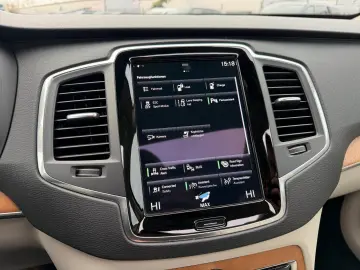 VOLVO XC90 T8 AWD 253   145 ps Inscription  7 Sitze