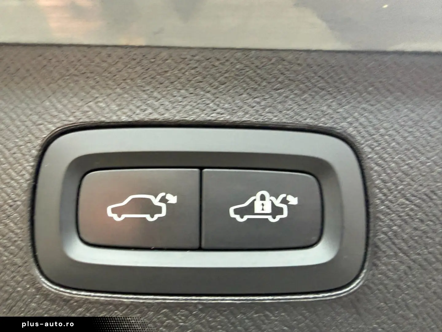 VOLVO XC90 T8 AWD 253   145 ps Inscription  7 Sitze