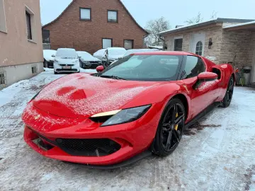 FERRARI 296 GTB LIFT JBL LED CARBONLENKRAD 7 JAHRE SERVI