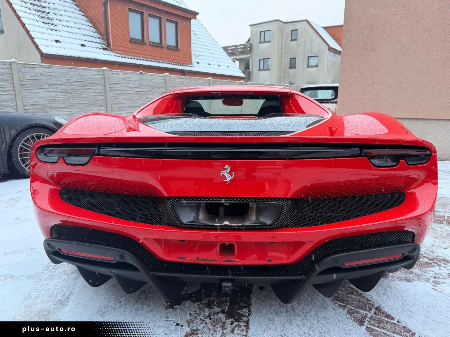 FERRARI 296 GTB LIFT JBL LED CARBONLENKRAD 7 JAHRE SERVI