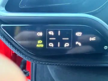 FERRARI 296 GTB LIFT JBL LED CARBONLENKRAD 7 JAHRE SERVI