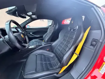 FERRARI 296 GTB LIFT JBL LED CARBONLENKRAD 7 JAHRE SERVI