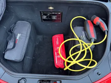 FERRARI 296 GTB LIFT JBL LED CARBONLENKRAD 7 JAHRE SERVI