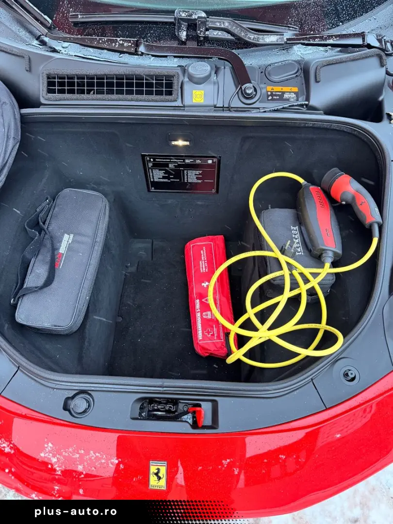 FERRARI 296 GTB LIFT JBL LED CARBONLENKRAD 7 JAHRE SERVI