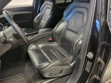 VOLVO XC 90 B5 d AWD Plus Dark  7-SITZE PANO 360  AHK