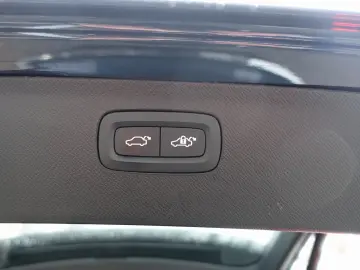 VOLVO XC90 Plus T8 AWD Plug-in Hybrid HeadUP Pano 360