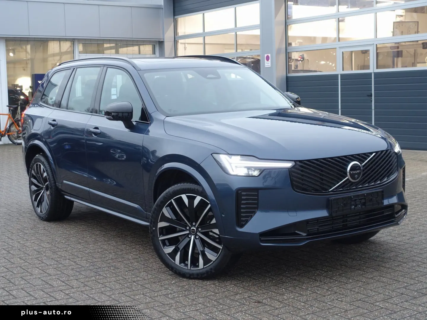 VOLVO XC90 Plus Dark T8 AWD Plug-inHybrid Pano H&K 360