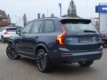 VOLVO XC90 Plus Dark T8 AWD Plug-inHybrid Pano H&K 360