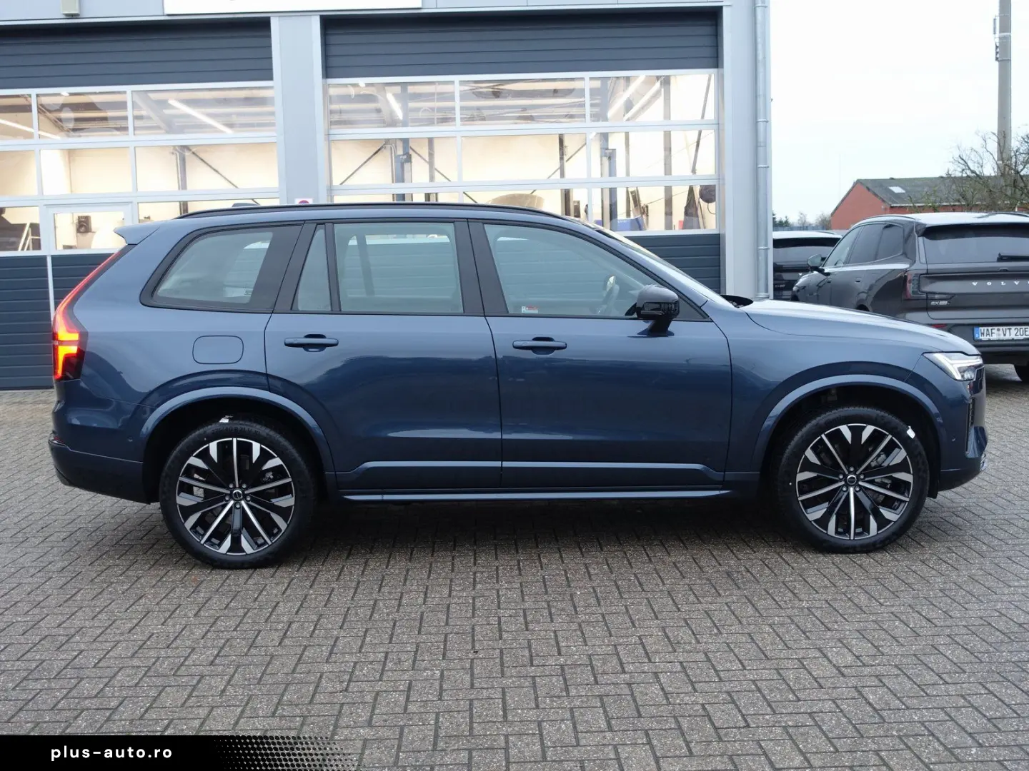 VOLVO XC90 Plus Dark T8 AWD Plug-inHybrid Pano H&K 360