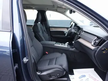 VOLVO XC90 Plus Dark T8 AWD Plug-inHybrid Pano H&K 360