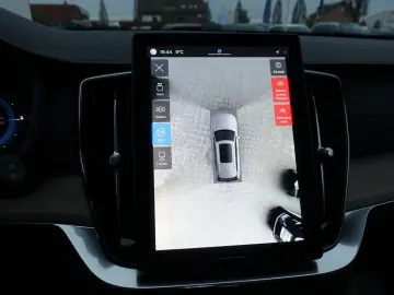 VOLVO XC90 Plus Dark T8 AWD Plug-inHybrid Pano H&K 360