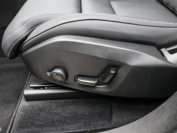 VOLVO XC90 T8 AWD Reskin Plus Dark Plug-In Hybrid 112