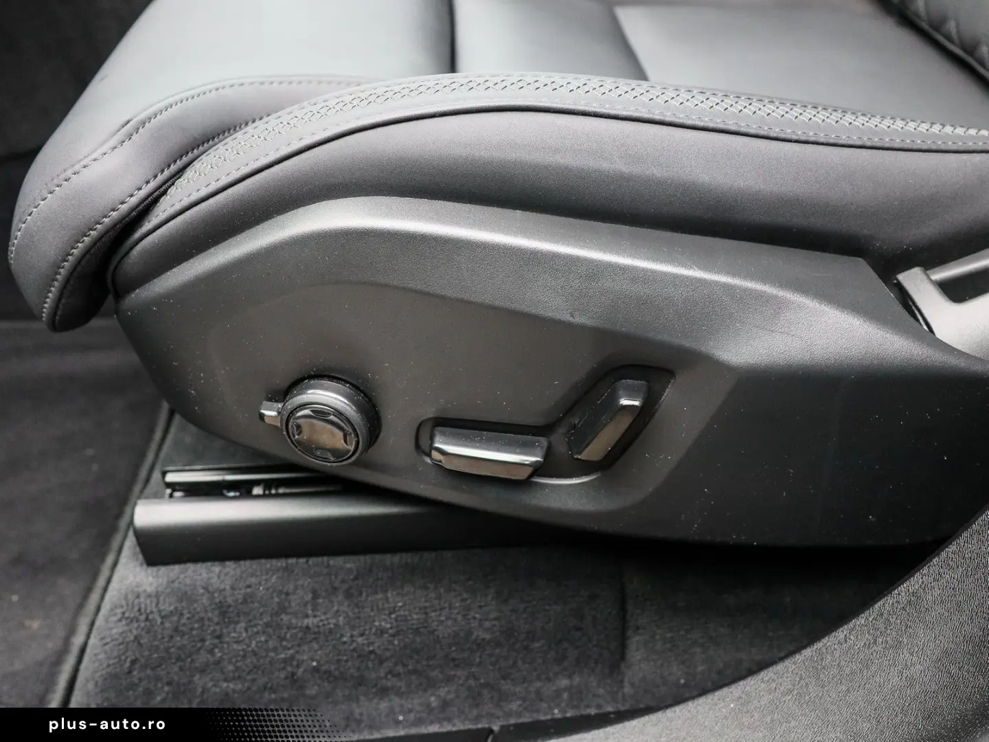 VOLVO XC90 T8 AWD Reskin Plus Dark Plug-In Hybrid 112