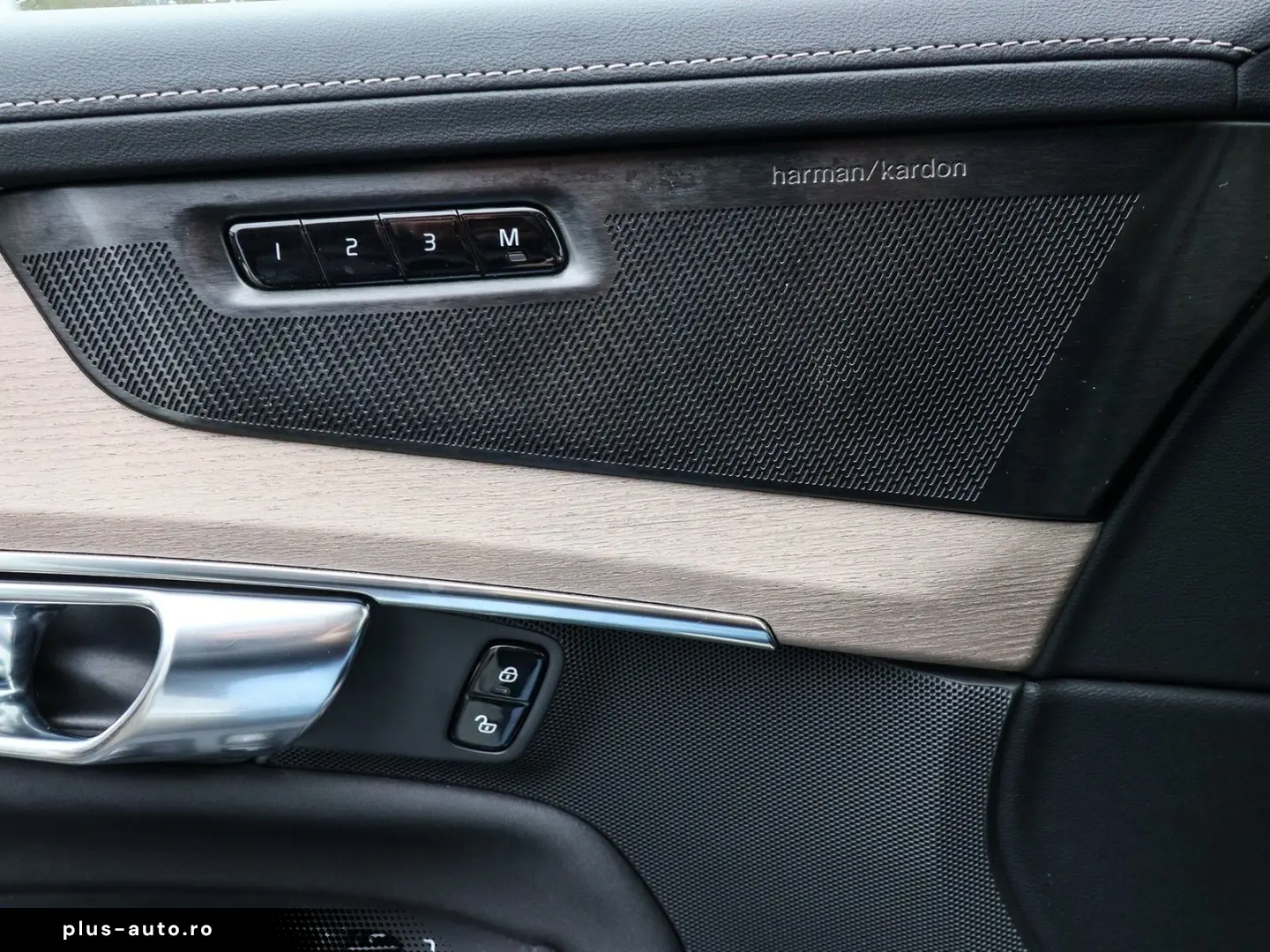 VOLVO XC90 T8 AWD Reskin Plus Dark Plug-In Hybrid 112