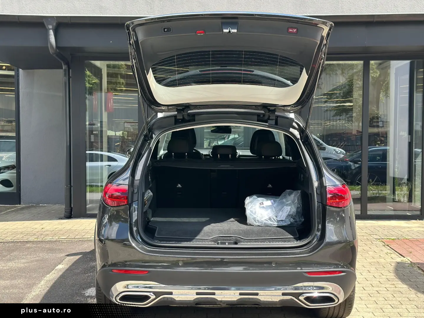 MERCEDES-BENZ GLC 400e 4MATIC 9.500TKM KAMERA ACC AHK