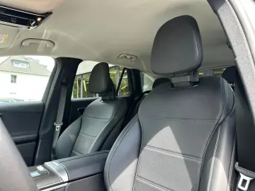 MERCEDES-BENZ GLC 400e 4MATIC 9.500TKM KAMERA ACC AHK