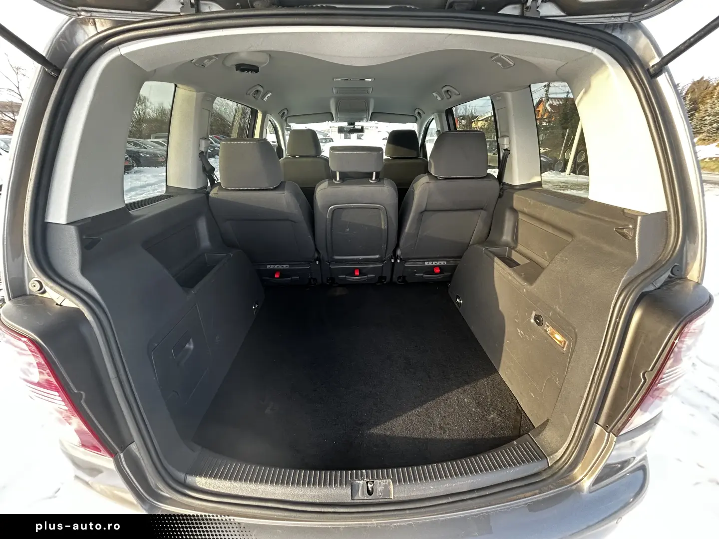 VW Touran 1.9 TDI  United  – Ediție de Familie