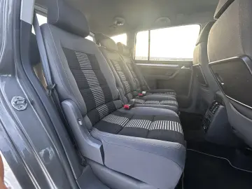 VW Touran 1.9 TDI  United  – Ediție de Familie