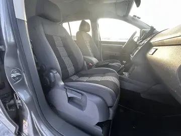 VW Touran 1.9 TDI  United  – Ediție de Familie