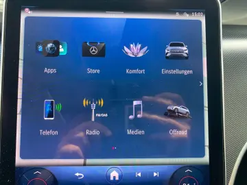 MERCEDES-BENZ GLC 400 e 4M AMG Night AHK DigiLight Distronic