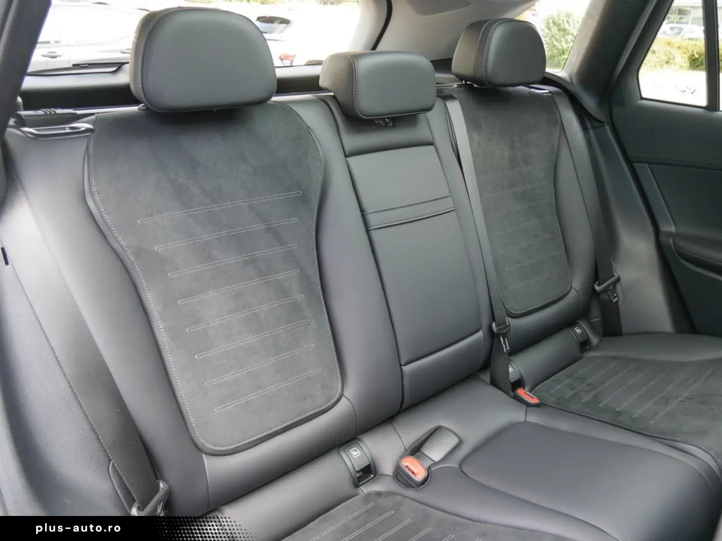 MERCEDES-BENZ GLC 400 e 4M AMG  PANO KEYL 360  LED M&hellip;