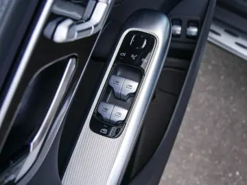 MERCEDES-BENZ GLC 400 e 4M AMG  PANO KEYL 360  LED M&hellip;