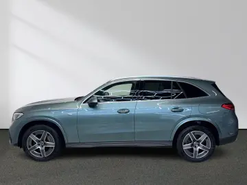 MERCEDES-BENZ GLC 400 e 4M AMG Panorama Multikontursitze AHK