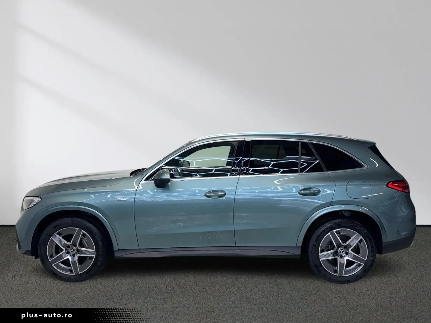 MERCEDES-BENZ GLC 400 e 4M AMG Panorama Multikontursitze AHK