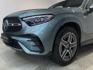 MERCEDES-BENZ GLC 400 e 4M AMG Panorama Multikontursitze AHK