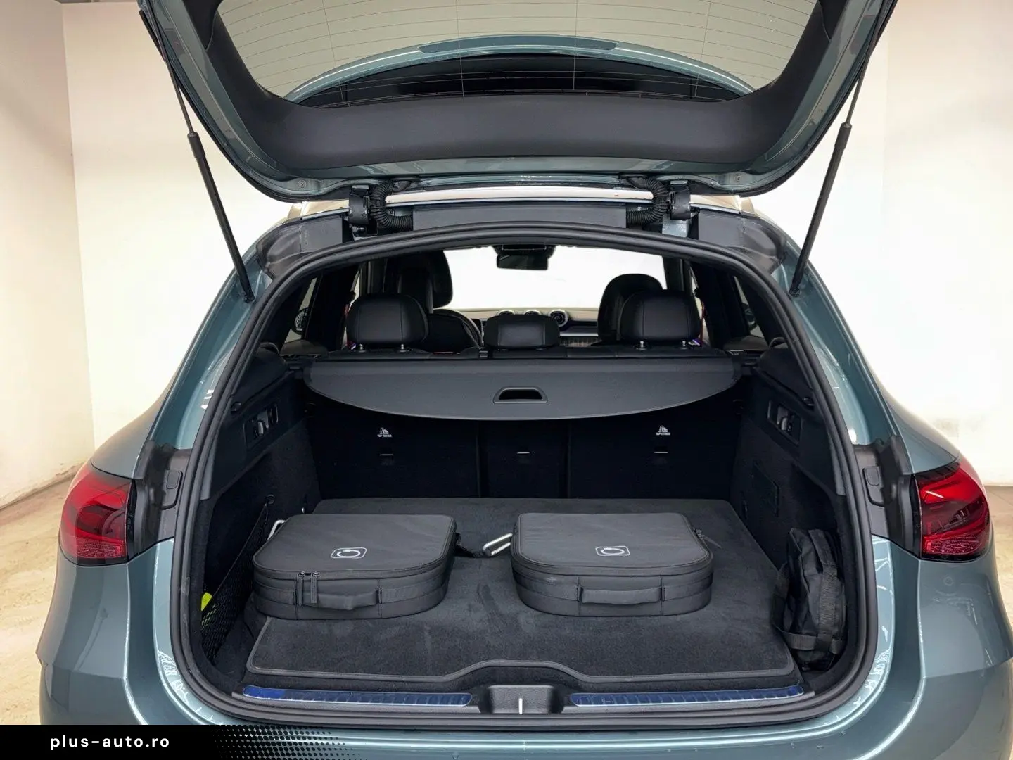 MERCEDES-BENZ GLC 400 e 4M AMG Panorama Multikontursitze AHK