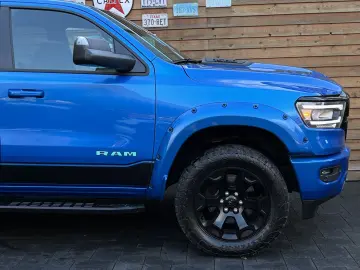 DODGE RAM 1500 OFFROAD 4x4 5 7L SHZ AHK CarPlay LPG