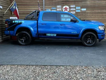 DODGE RAM 1500 OFFROAD 4x4 5 7L SHZ AHK CarPlay LPG