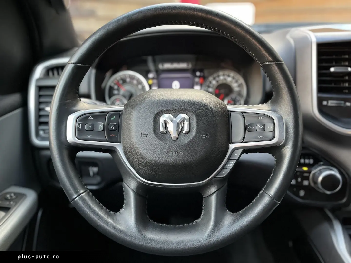 DODGE RAM 1500 OFFROAD 4x4 5 7L SHZ AHK CarPlay LPG