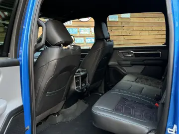 DODGE RAM 1500 OFFROAD 4x4 5 7L SHZ AHK CarPlay LPG