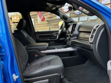 DODGE RAM 1500 OFFROAD 4x4 5 7L SHZ AHK CarPlay LPG