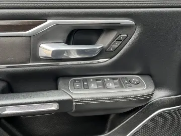 DODGE RAM 1500 Laramie LED AHK LPG Memory LPG