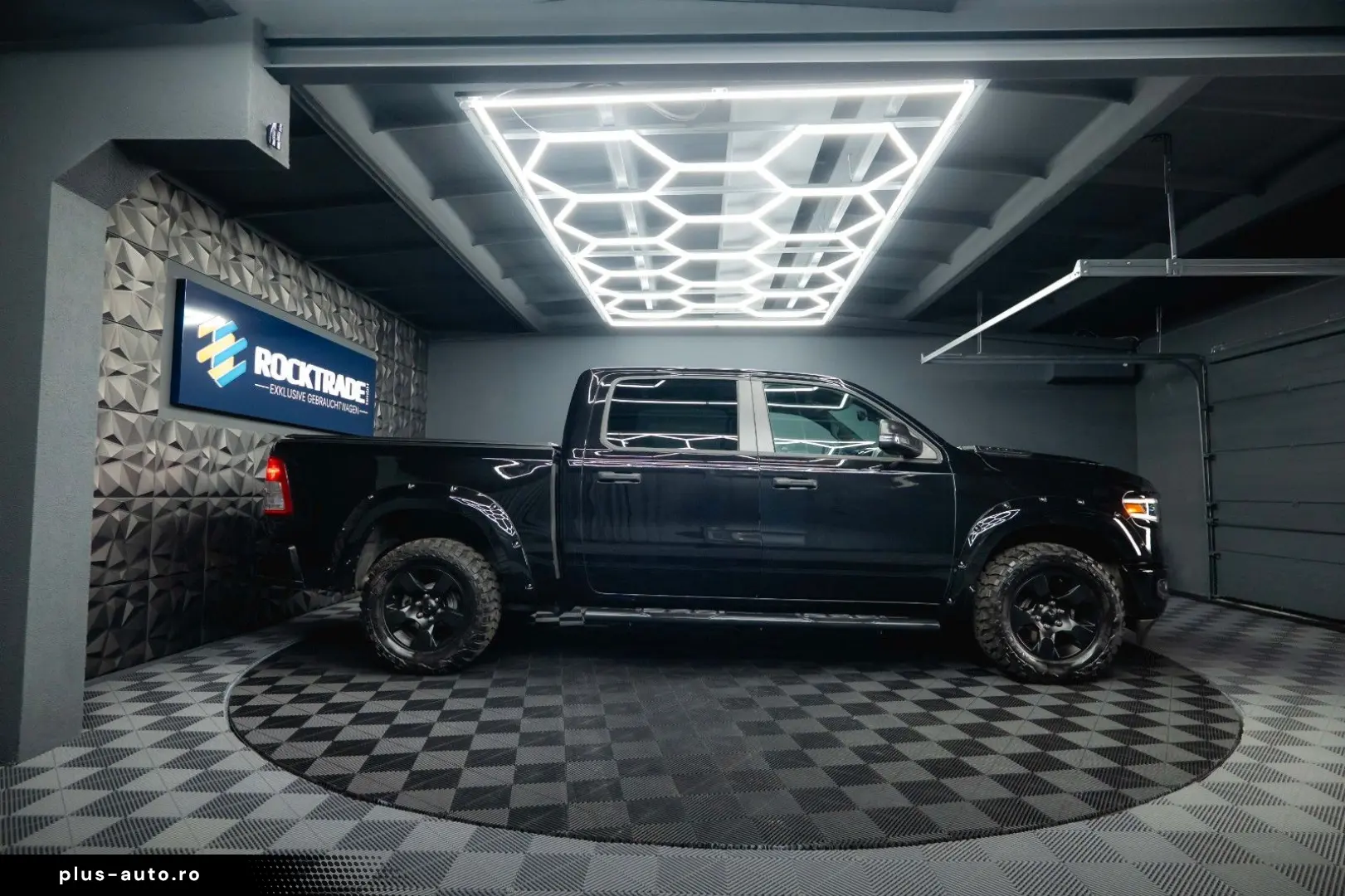 DODGE RAM 5.7 V8 HEMI 4x4 OFFROAD Night-Paket  LED 19%