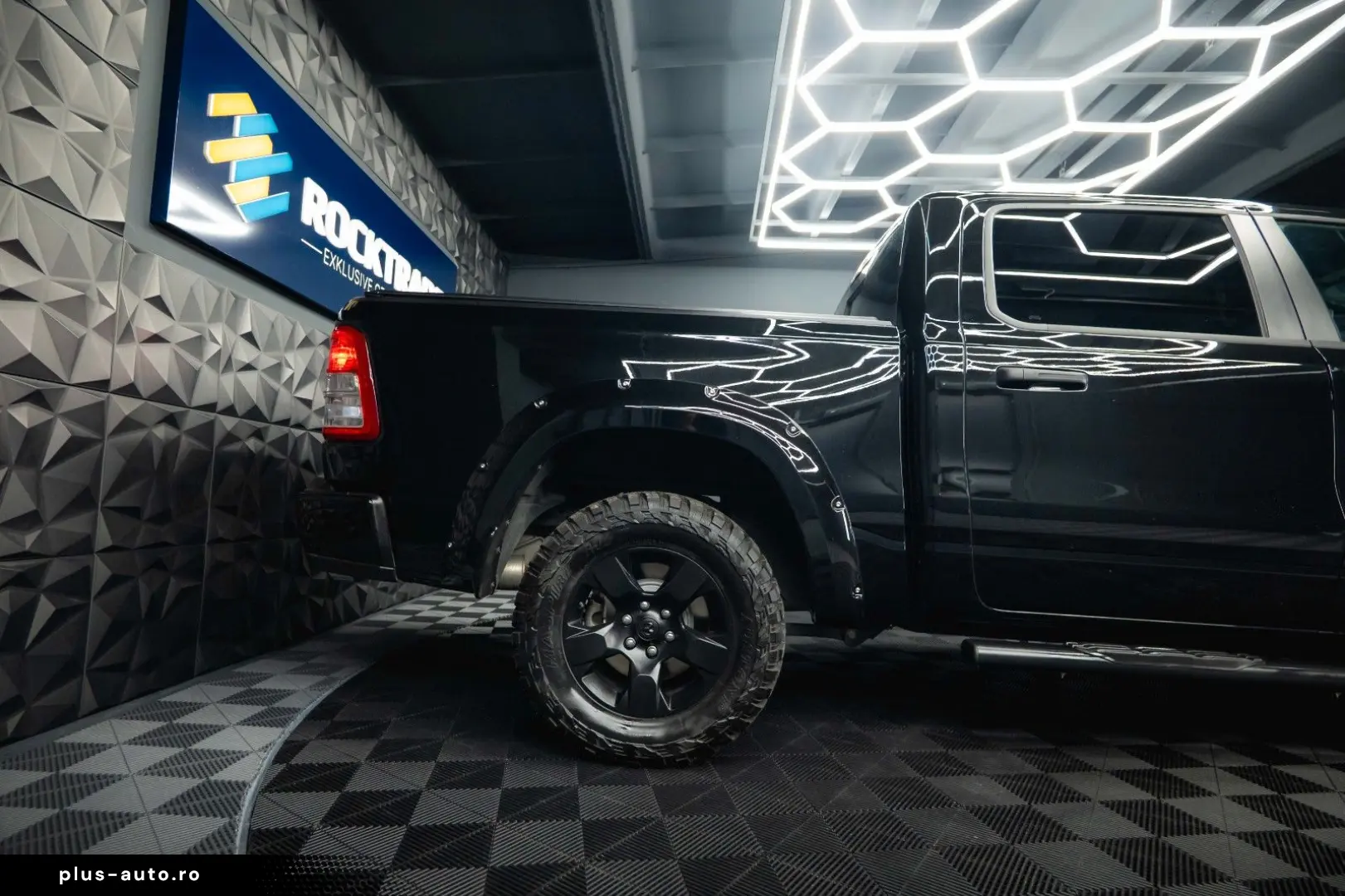 DODGE RAM 5.7 V8 HEMI 4x4 OFFROAD Night-Paket  LED 19%